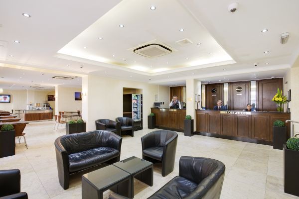 Hotel Queens Park (London)